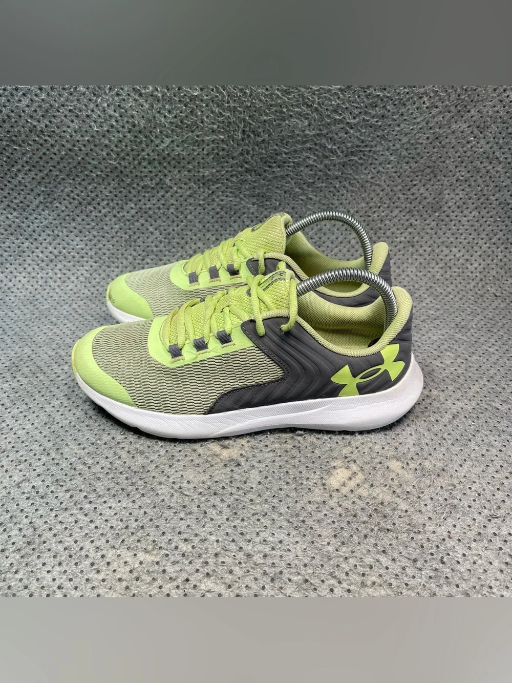 Under Armour Outbustle Green Shoes Size 8.5 Women’s 7 Men’s
